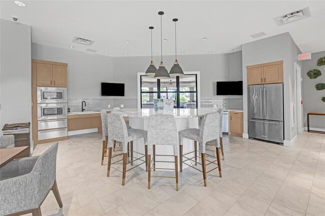 Building Photo - 4566 Silverwood Ln N