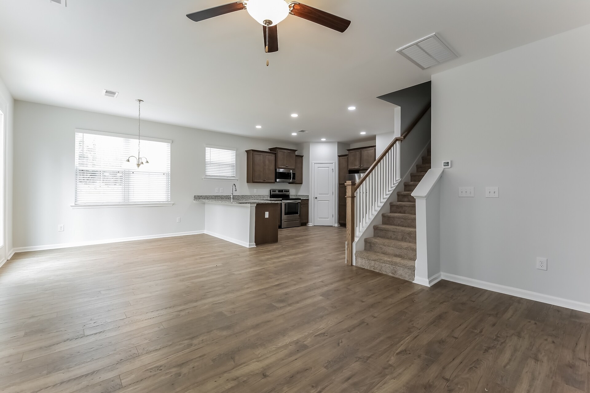 Building Photo - 200 Bosa Ln