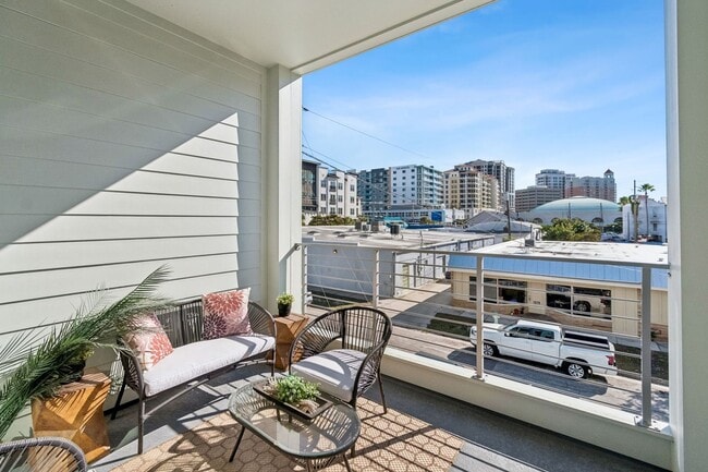 Building Photo - 1343 4th St