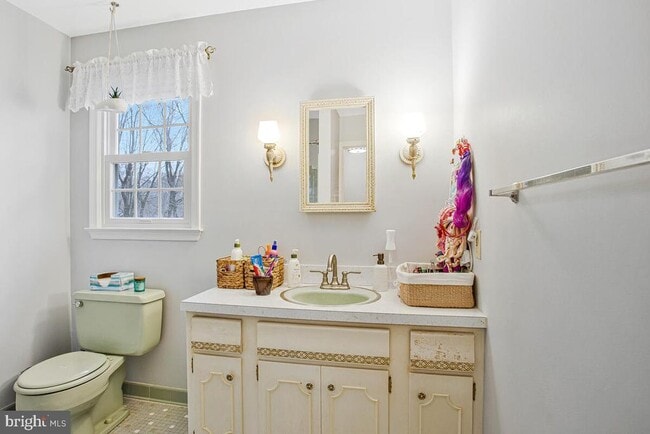 Building Photo - 15805 Wayne Ave