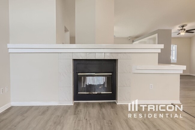Building Photo - 1049 Providence Ln