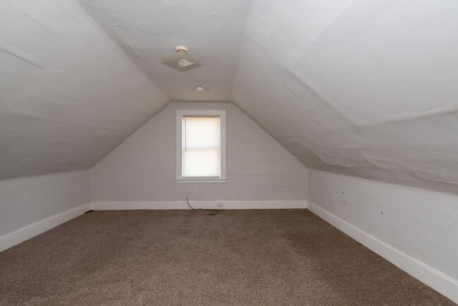 Building Photo - Cute 3Bed 1 Bath on Cul De Sac in College ...