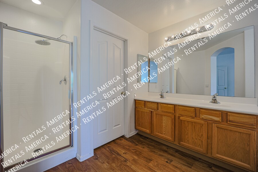 Building Photo - 3218 N 127th Ln