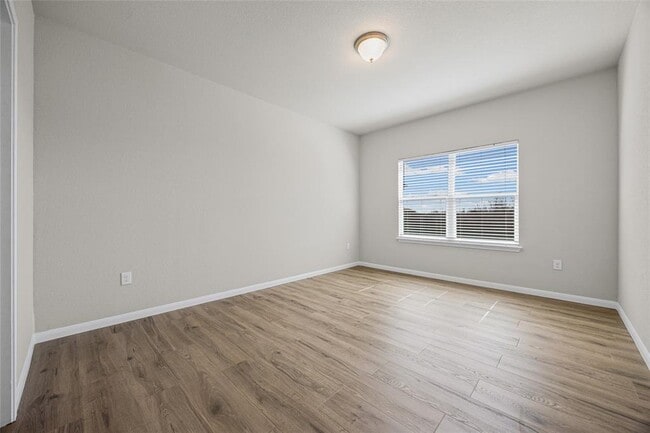 Building Photo - 3103 Crystal Bend Dr