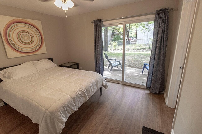 Building Photo - 105 N Garth Ave