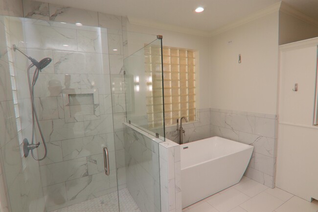Building Photo - 7950 Riviera Ct
