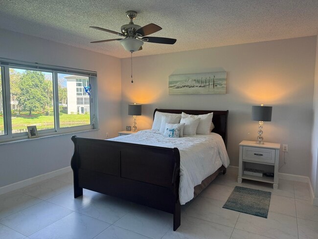 Building Photo - 4801 Martinique Pl