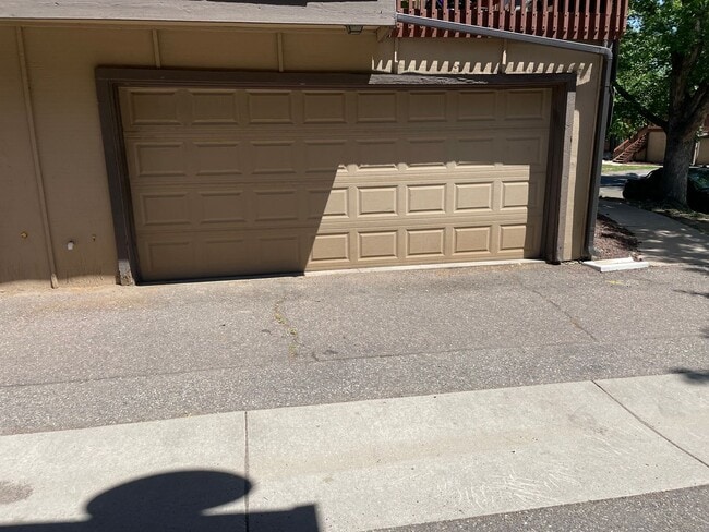 Building Photo - 1237 S Dillon Way