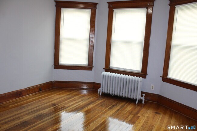 Building Photo - 45 Grandview Terrace
