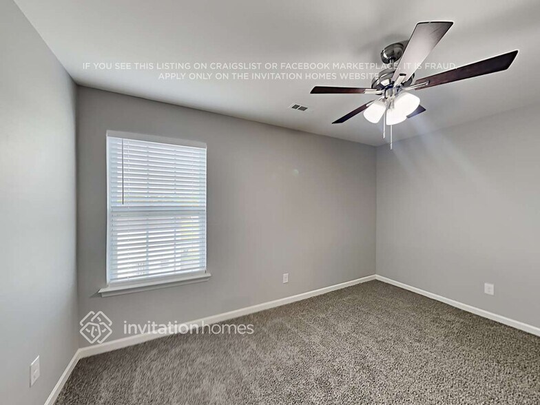 Building Photo - 989 Sundance Dr