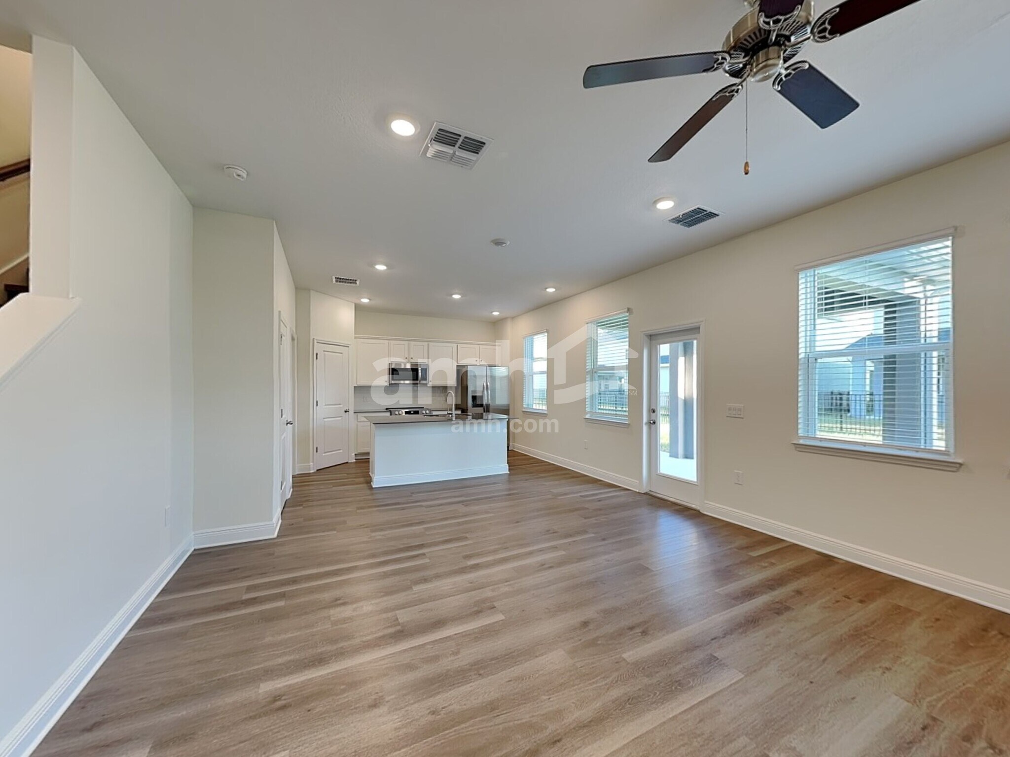 Building Photo - 5998 Pinewood Ests Dr