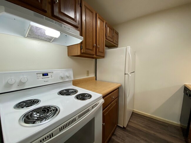 Building Photo - 521 Pine St