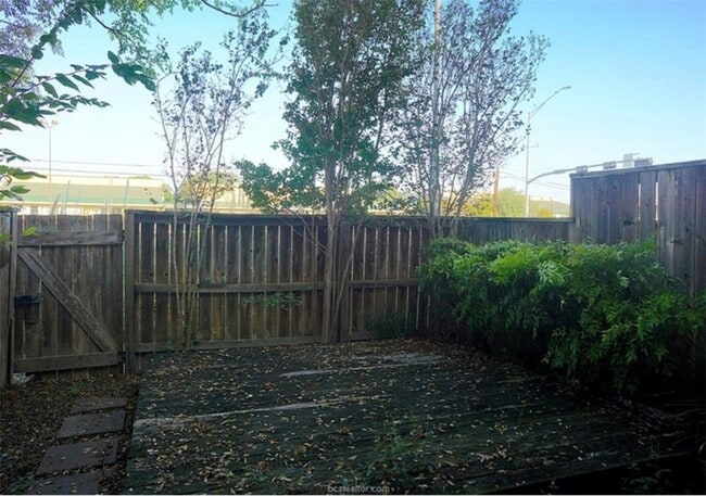 Building Photo - 1900 Dartmouth St