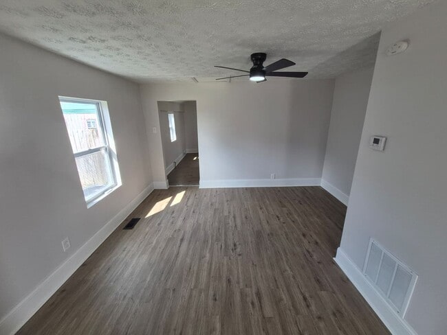 Building Photo - Newly Renovated 2-Bedroom in Elsmere – Off-Street Parking & W/D Hookups
