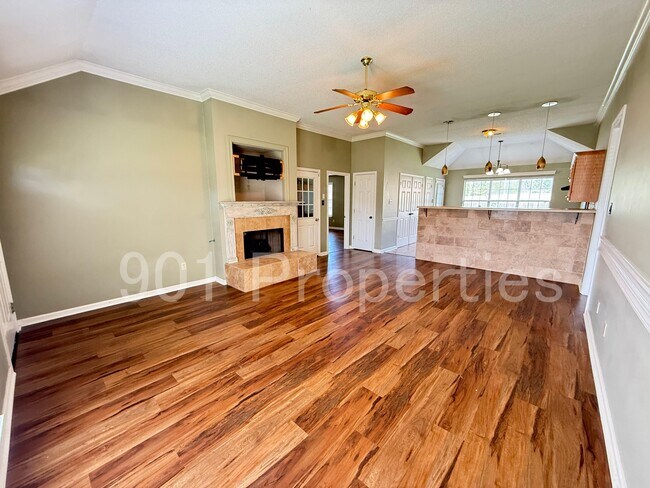 Building Photo - 40 Garden View Dr