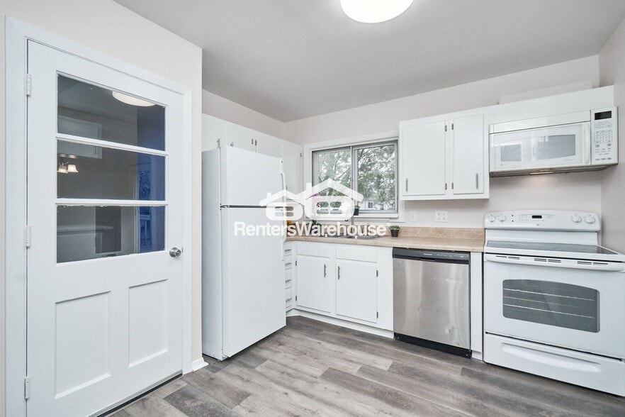 Building Photo - 2204 Helsley Ave