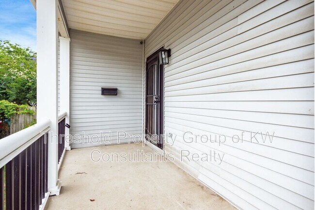 Building Photo - 865 Old Leonard Ave