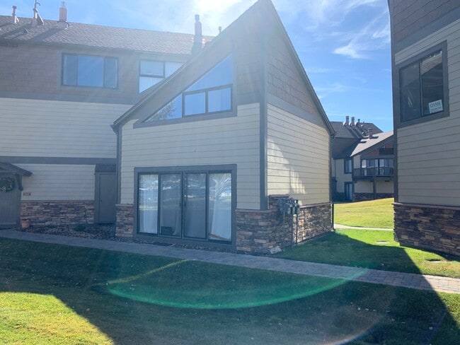 Building Photo - The cutest loft condo in Tahoe Keys - Oct ...