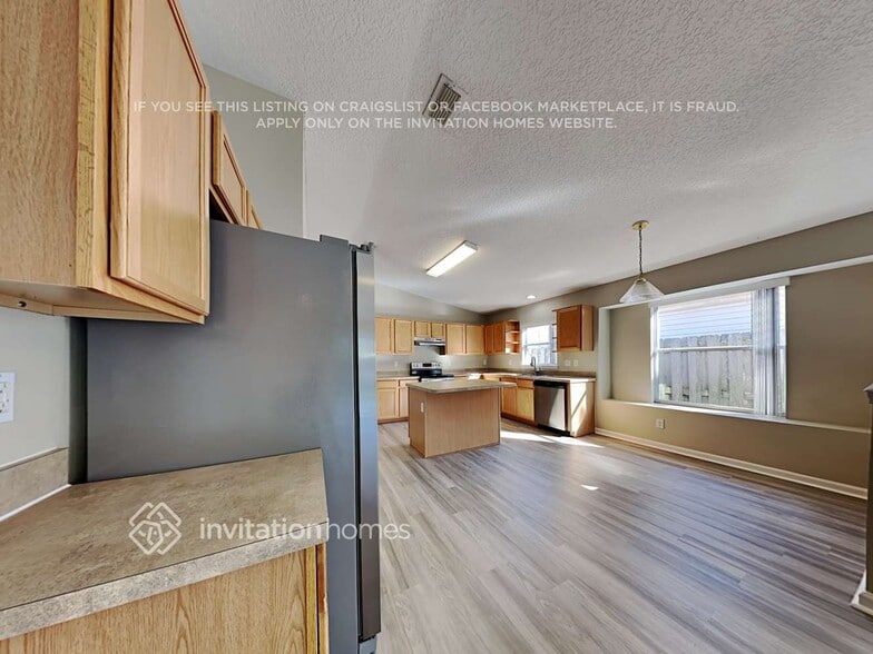 Building Photo - 1433 Woodland View Dr