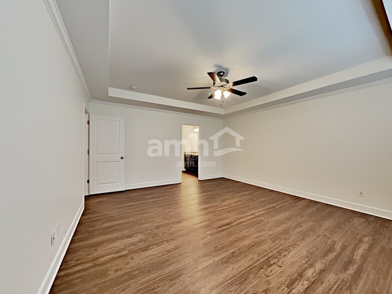 Building Photo - 4300 Spregan Way