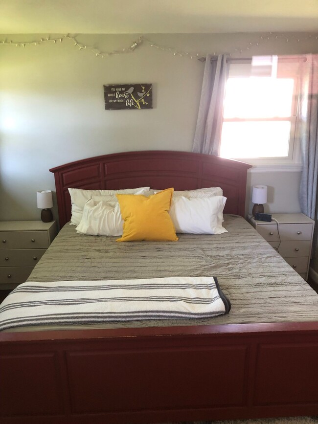 Master Bedroom - 5812 Navajo Cir