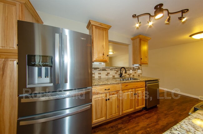 Building Photo - 1622 Oxford Dr