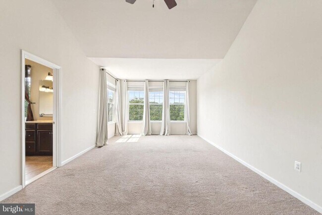 Building Photo - 38 Mica Way