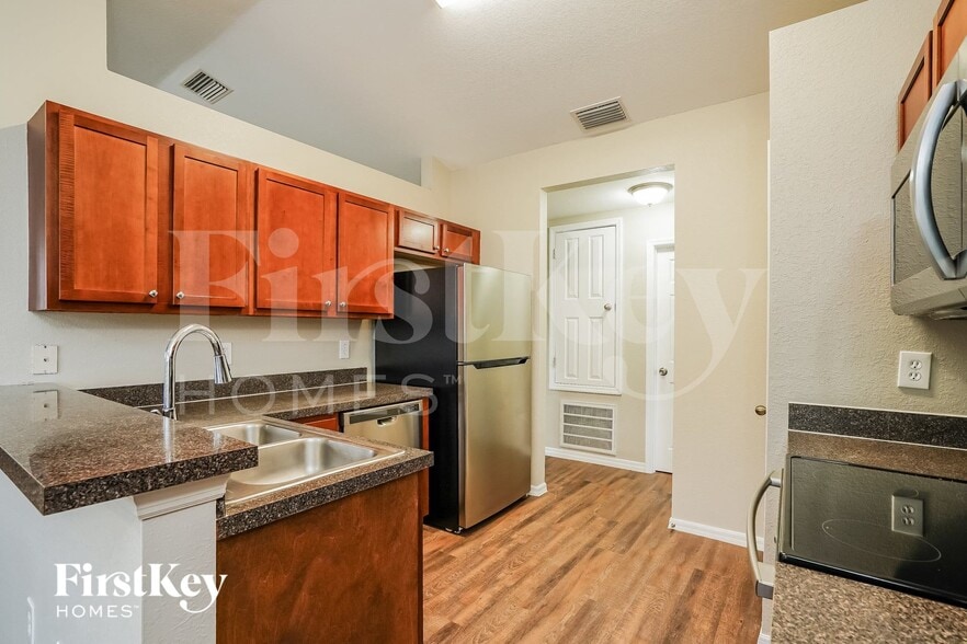 Building Photo - 2153 NW 18th Pl