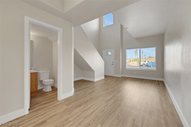 Building Photo - 502 Birdseye St