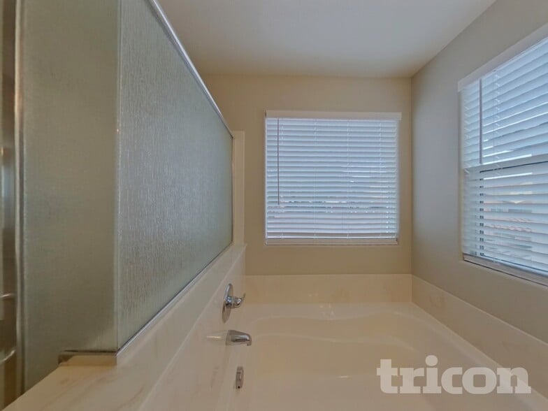 Building Photo - 9358 Shawnee Mission Ave