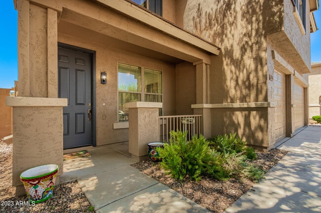 Building Photo - 32934 N Cherry Creek Rd