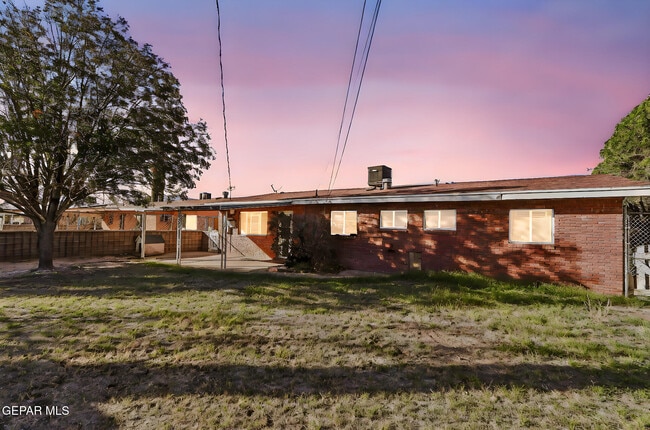 Building Photo - 5828 Sturgeon Dr