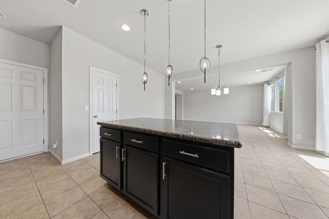 Building Photo - Mountains Edge Gem with Loft, Den & Upgraded Kitchen