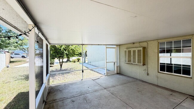 Building Photo - The Glads