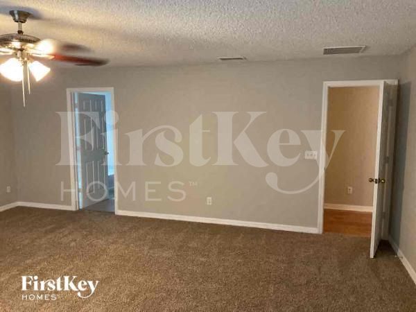 Building Photo - 207 Willowbay Ridge St