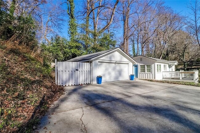 Building Photo - 60 Hardeman Rd