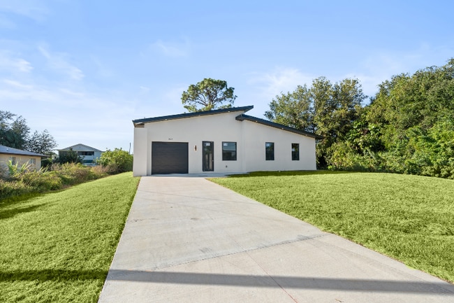 Building Photo - 2603 3rd St SW