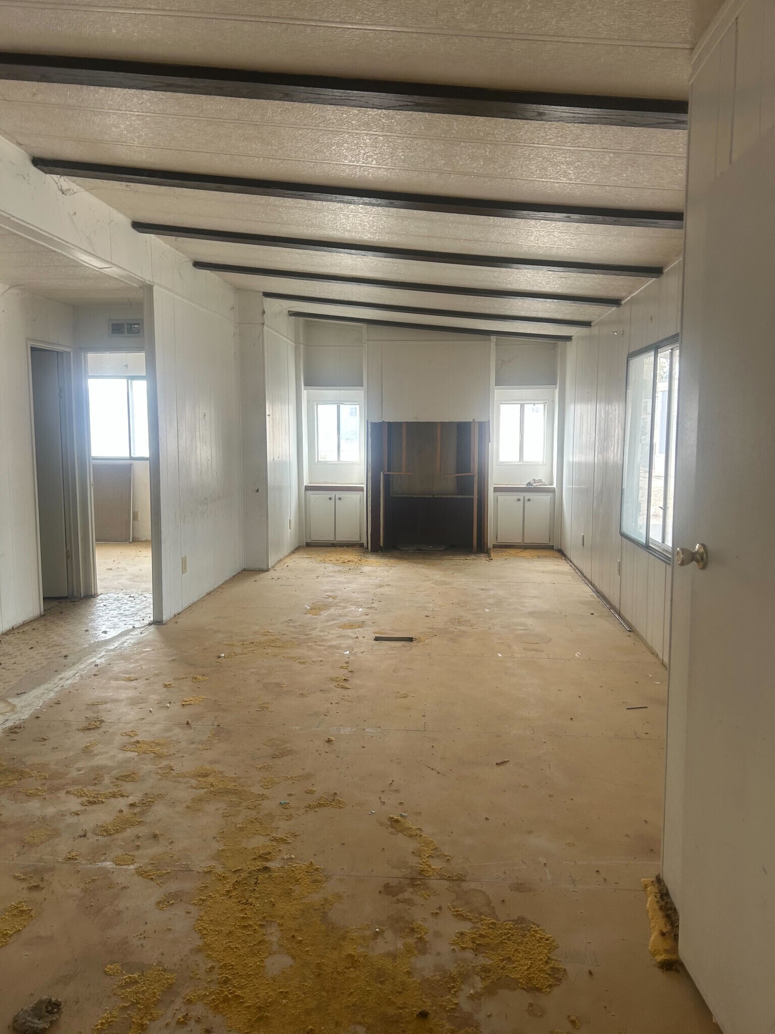 Building Photo - 3601 E Wyoming Ave