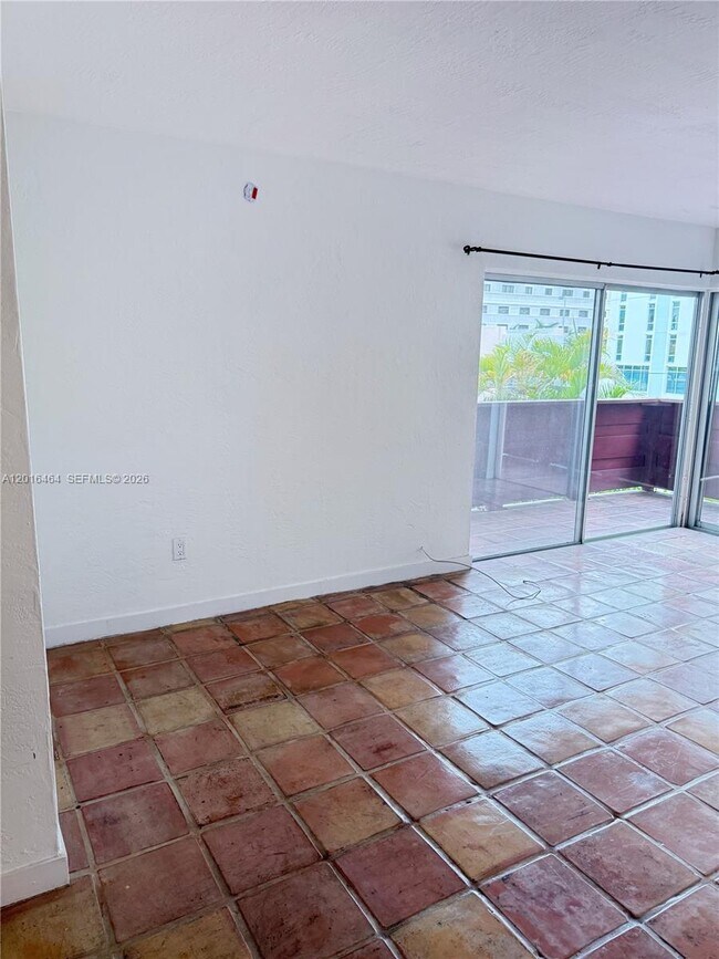 Building Photo - 1205 Mariposa Ave