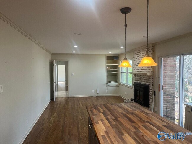 Building Photo - 7110 Jones Valley Dr SE