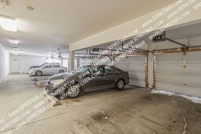 Building Photo - 1307 SE University Ave