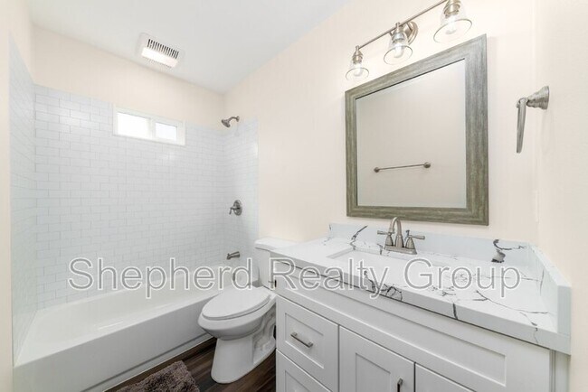 Building Photo - 130 N Lark Ellen Ave