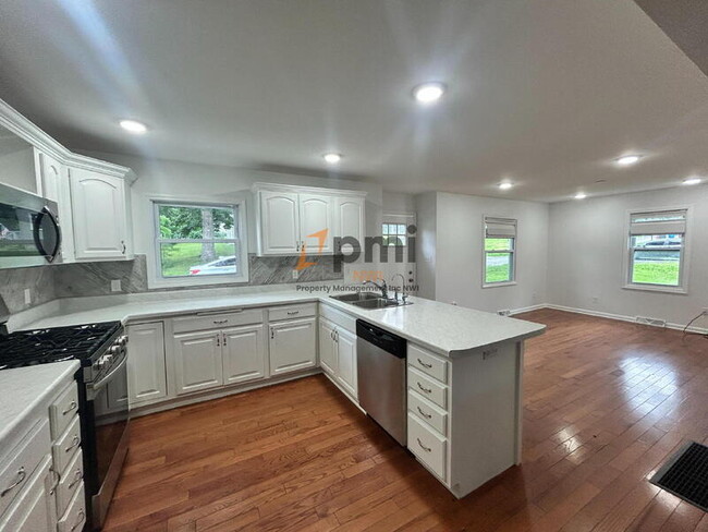 Building Photo - 8039 W 127th Ln
