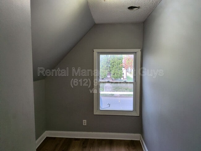 Building Photo - 3301 N Oliver Ave