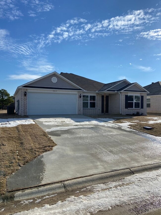 Building Photo - Pre-Leasing Now! Spacious Four Bedroom | Two Bathroom Home in Jonesboro