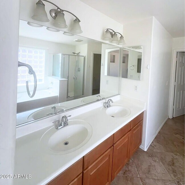 Building Photo - 7624 E Amber Ridge Way