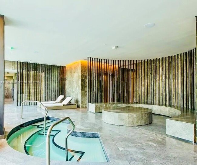 Building Photo - 480 NE 31st St