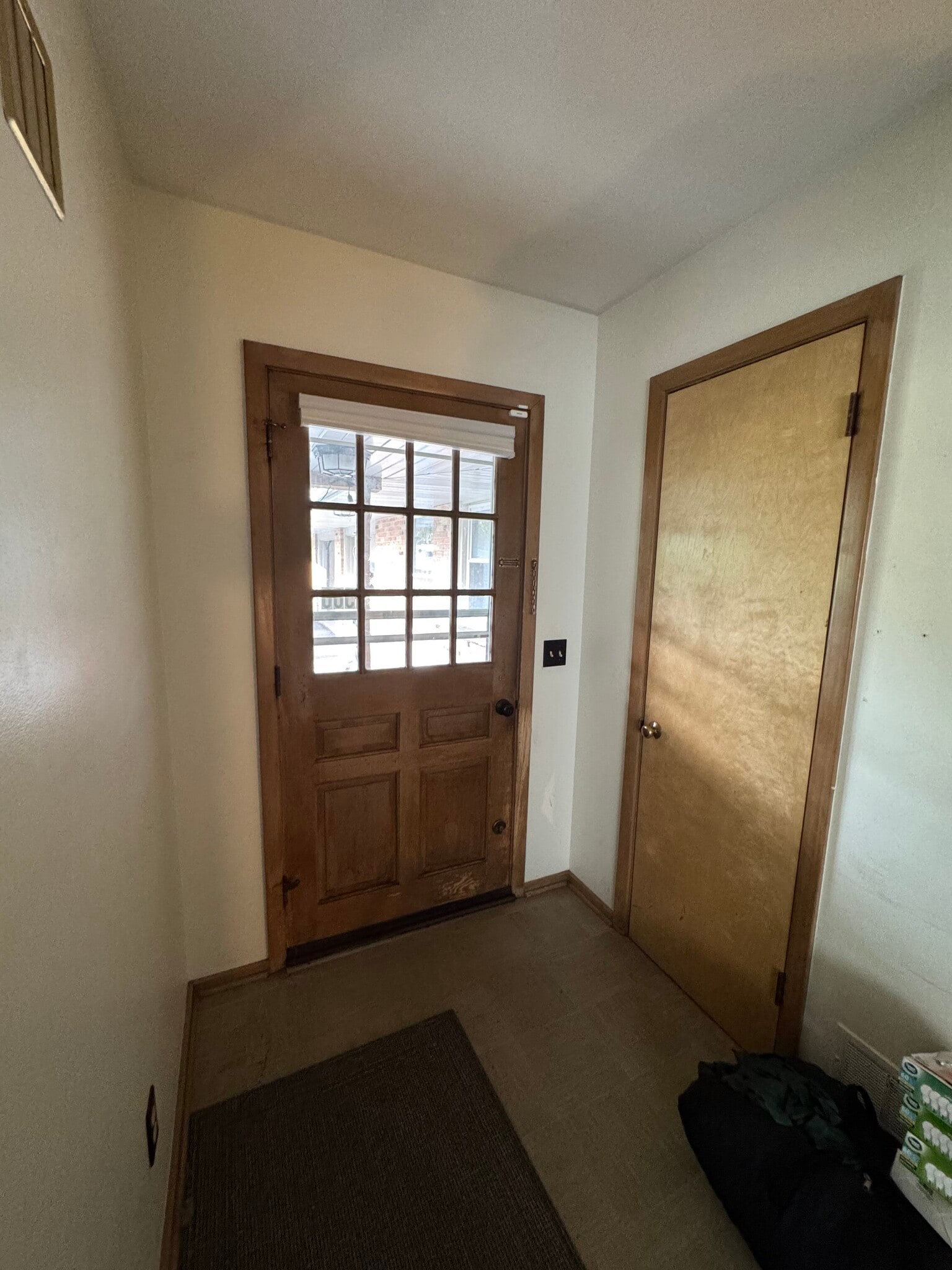 Entrance - 1500 Woodside Dr