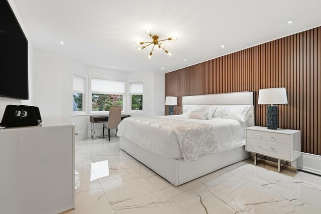 Building Photo - 8661 Craigston Ct