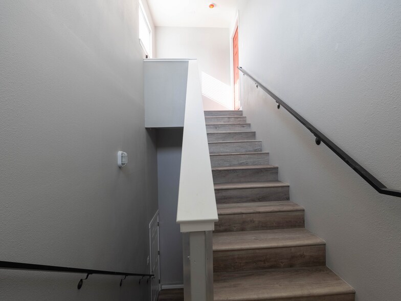 Building Photo - 2456 88th Ave